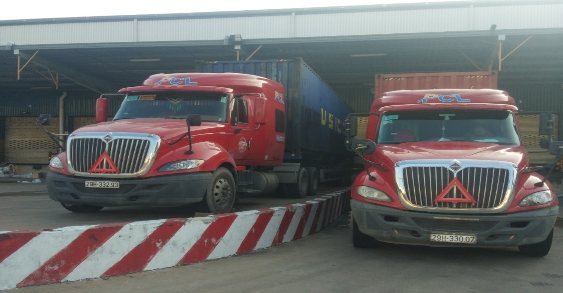 Dịch vụ vận chuyển container bằng đường bộ